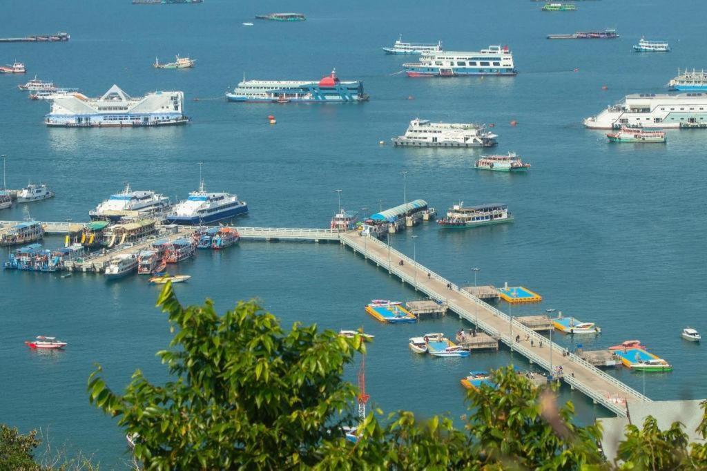 The Park Hotel Pattaya Exterior photo